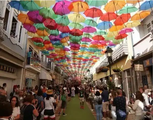 Decoração de Ruas e Fitas — aluguer para eventos em Portugal