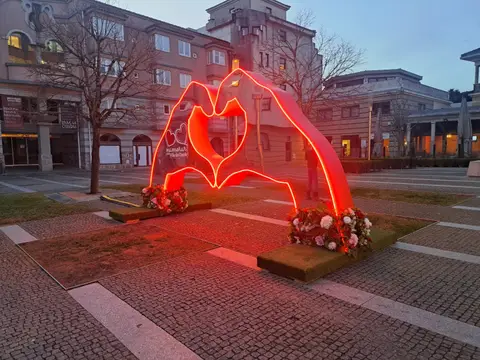 Photospot Mãos do Amor — aluguer para eventos em Portugal