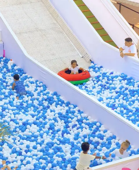 Piscina de Bolas com Rampa 7,5×12,5 m — aluguer para eventos em Portugal (fotografia 5)