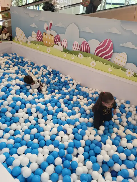 Piscina de Bolas Gigante 7,5×12,5 m — aluguer para eventos em Portugal (fotografia 4)