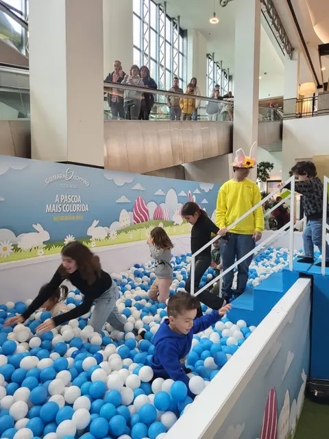 Piscina de Bolas Gigante 7,5×12,5 m — aluguer para eventos em Portugal (fotografia 5)