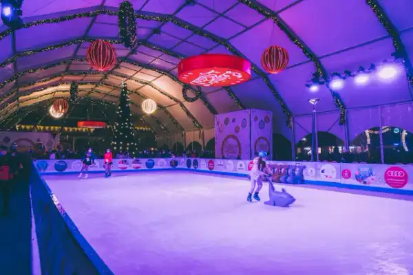 Pista de Gelo 30×16 m — aluguer para eventos em Portugal