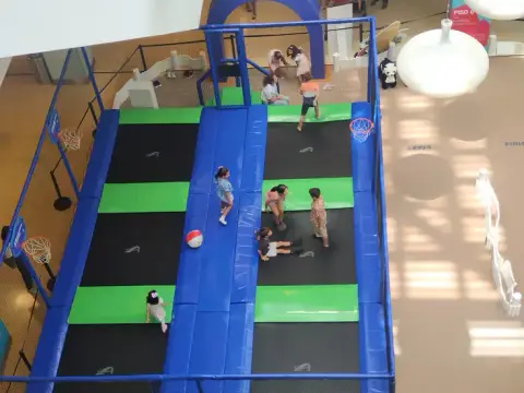 Trampolins Gigantes — aluguer para eventos em Portugal